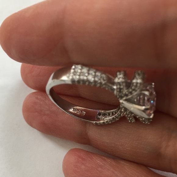Cubic zirconia sterling silver ring - Picture 6 of 7